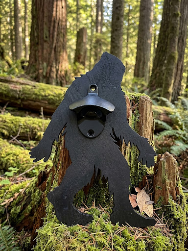 Metal figure keychain